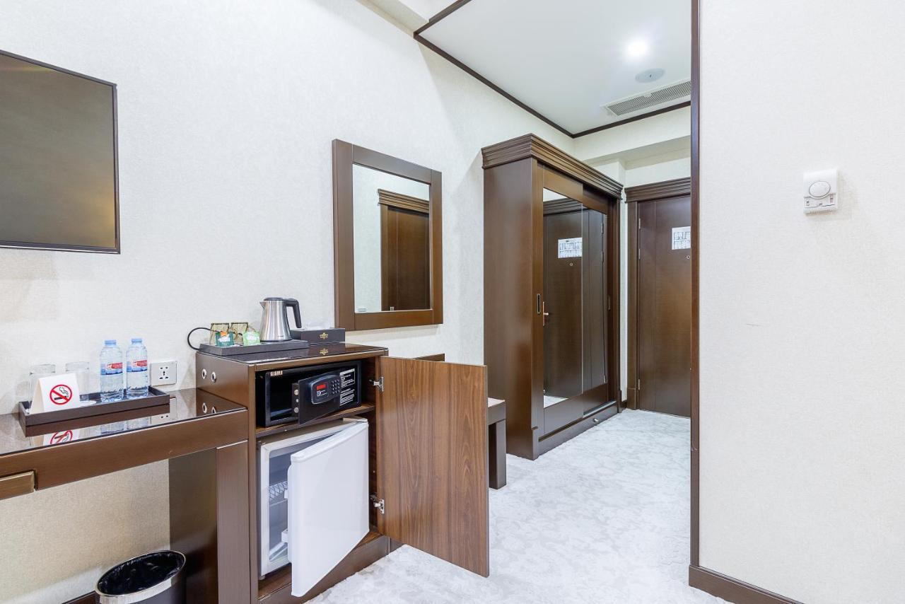 Qushbegi Plaza Hotel Tashkent Exterior photo